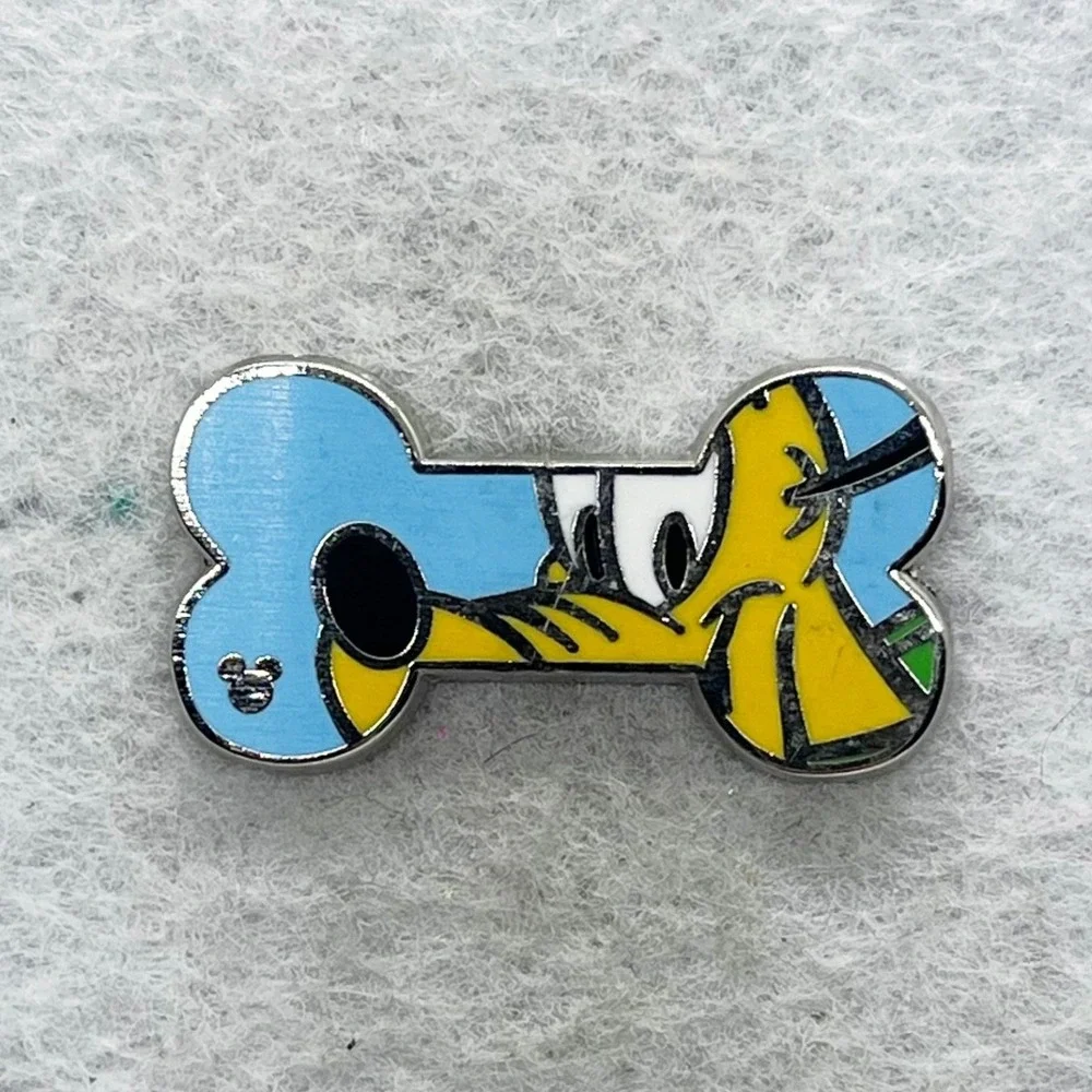 🔮 5/$25 Disney Pluto Bone Pin